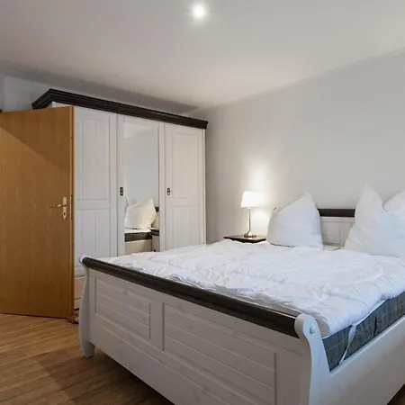 Haus Strandeck Südstrand 17 *